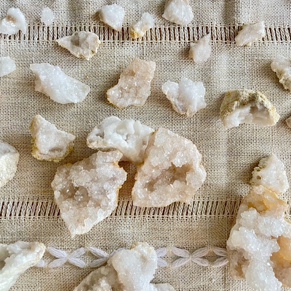 ✨Sparkly Natural Geodes 1 Pound Lot, Moroccan Calcite Crystals✨ ~approx 45 - Picture 14 of 16